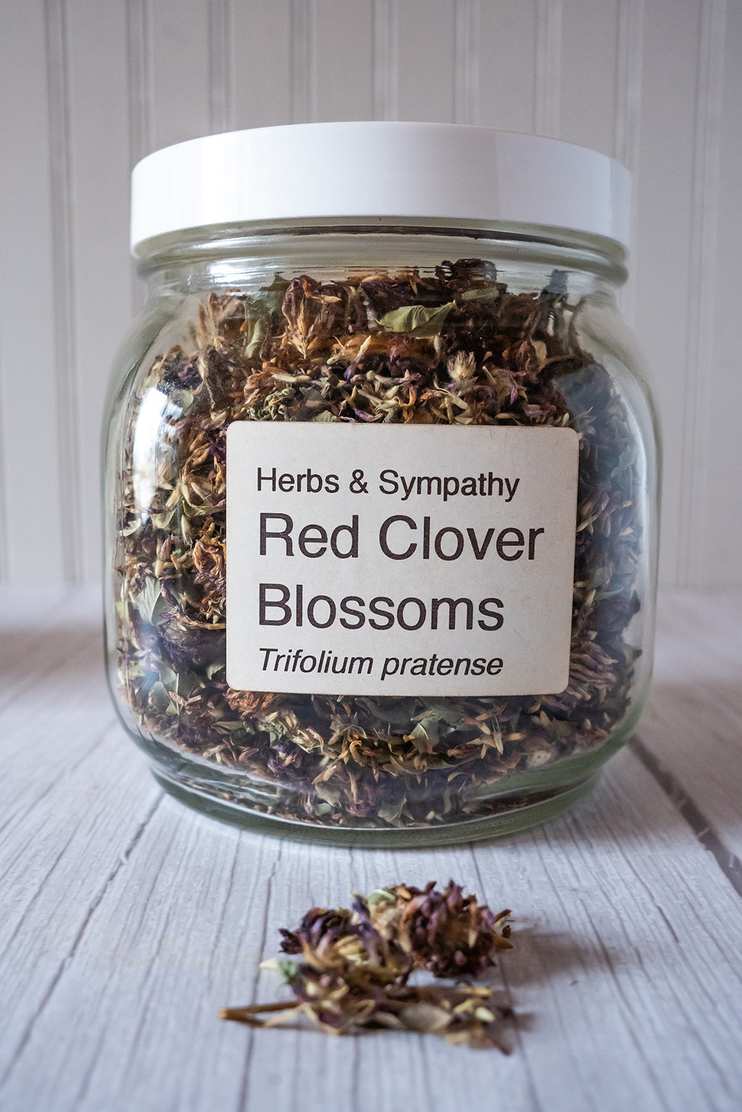 Red Clover Blossoms, organic image 0